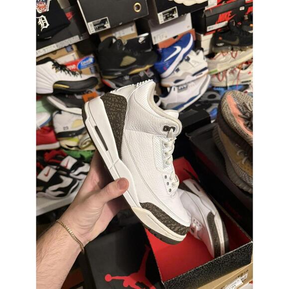Jordan retro 3 mocha sz 10